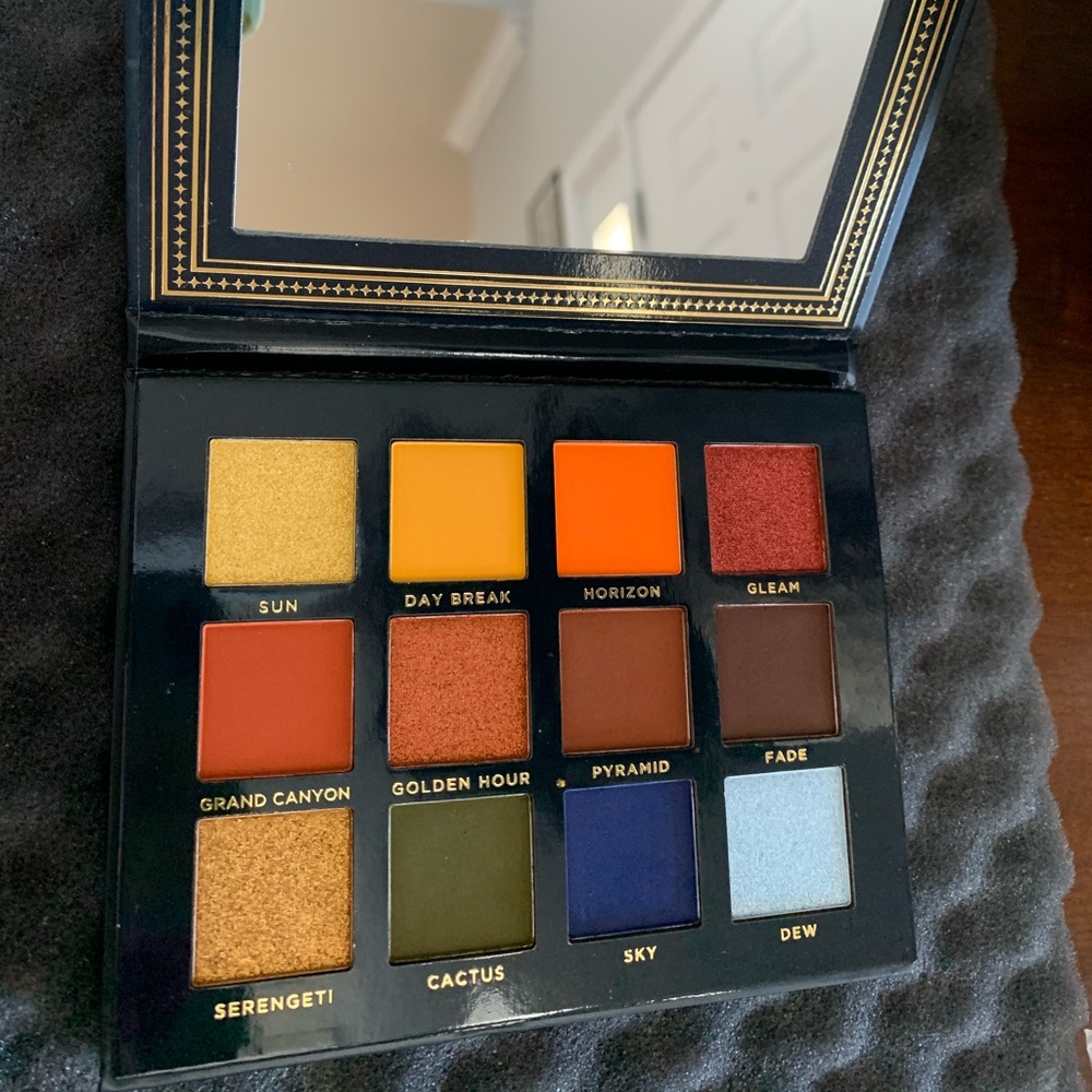 Ace Beaute Vintage Dawn Palette